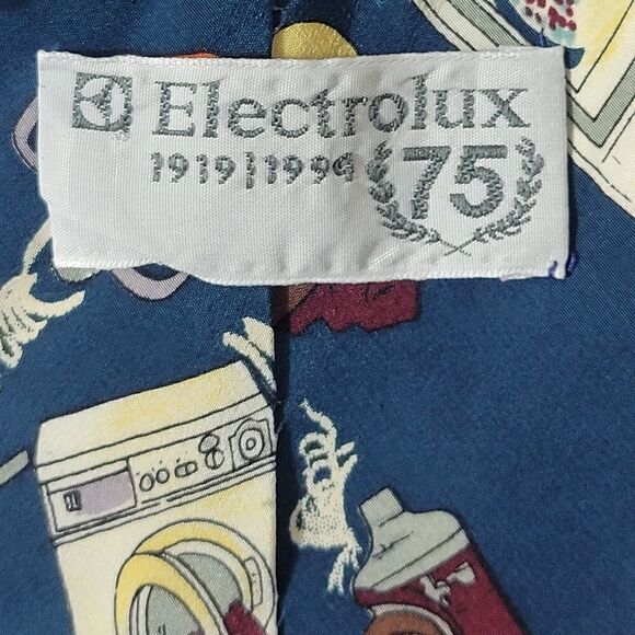 Vintage Electrolux Appliances 100% Silk Tie - Picture 3 of 9
